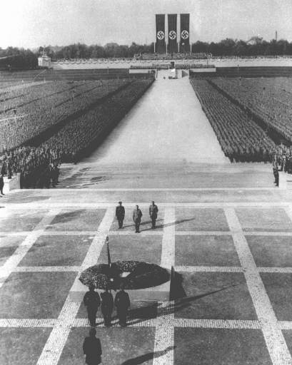 http://www.the-savoisien.com/blog/public/img4/Adolf_Hitler_speeches.jpg